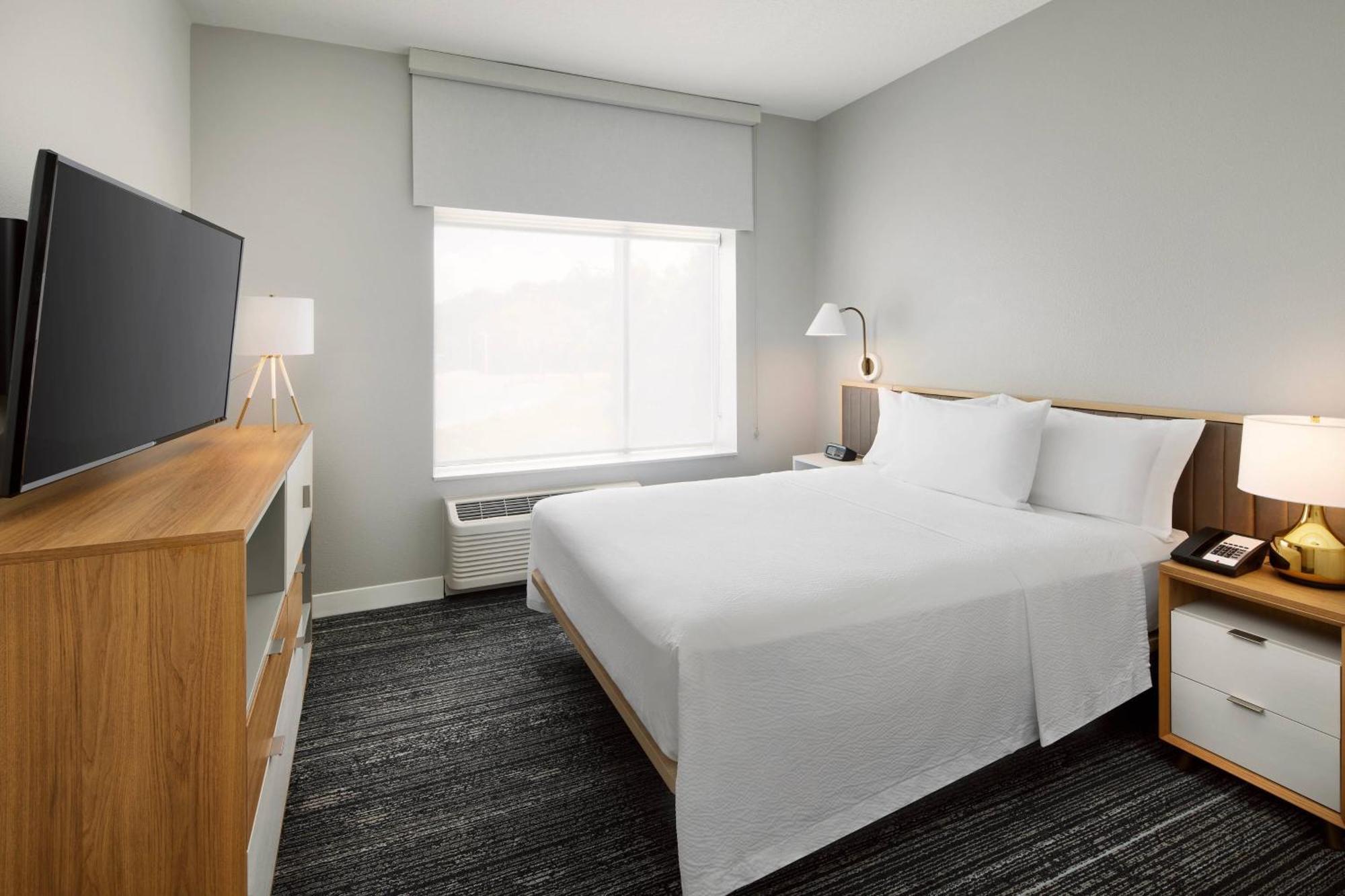 Towneplace Suites By Marriott Plant City Exterior photo